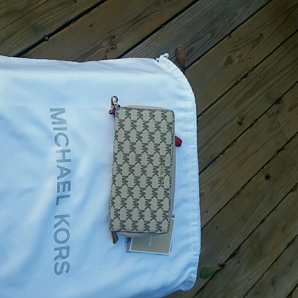Michael Kors Wallet/Wristlet